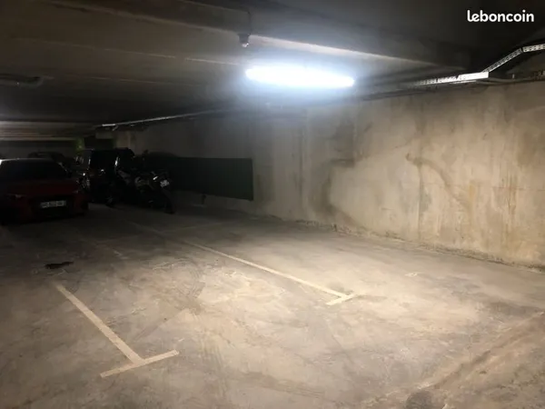 Parking à louer Saint Esprit