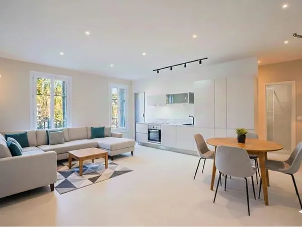 3 PIECES - RENOVE- MIRABEAU-ETAGE ELEVE