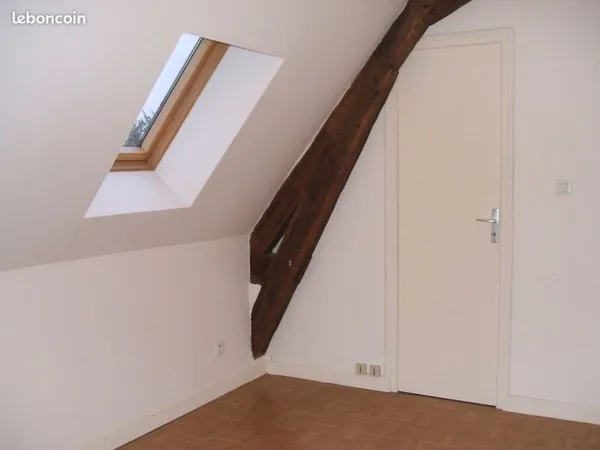 Appartement T2 à ORVAL 18200