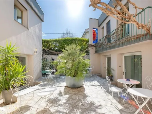 Villa de 9 pièces principales