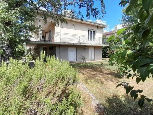 Maison 7 pièces 145 m²