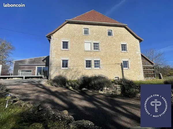 Ferme 14 pièces 270 m²