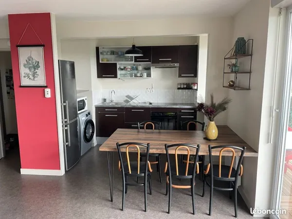 T2 meublé 52m2 - Grand balcon 20 m2 exposé sud-est - Box en sous-sol - Nantes Chénaie