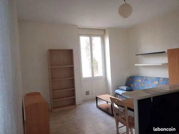 Studio centre ANGOULEME sur Plateau