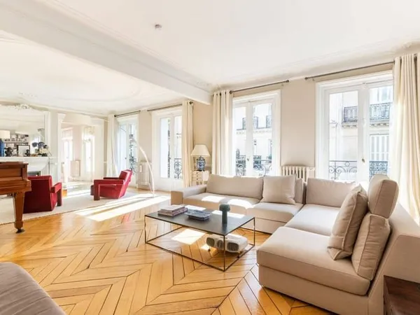 Appartement 6 pièces 165 m²