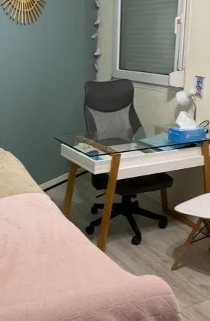 Local prothésiste ongulaire /extension de cils/ soins et beauté