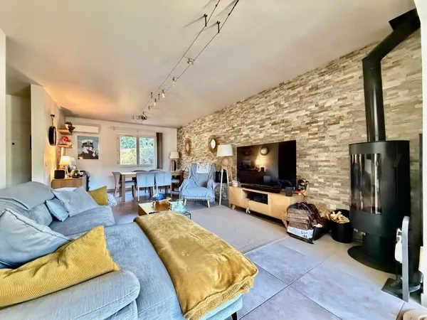 Valbonne - Villa rénovée 4P 98 m² - Résidence avec piscine - Garage