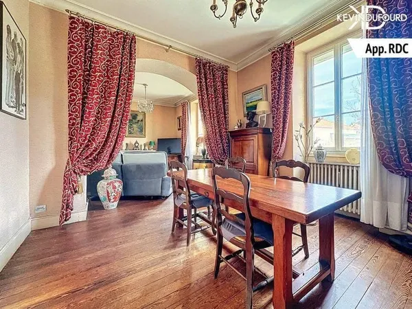 Maison 10 pièces 290 m²