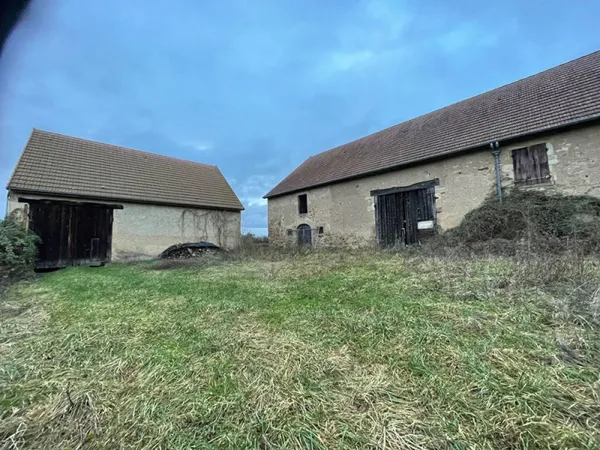 ENSEMBLE DE DEUX BATIMENTS DE FERME