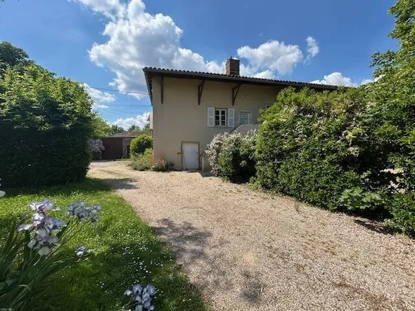 Maison 9 pièces 236 m²