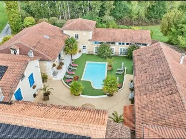 Maison 20 pièces 950 m²