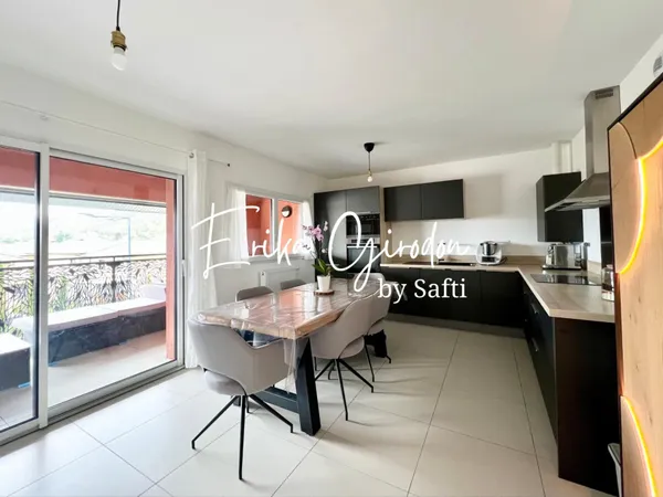 Appartement récent T4 avec balcon