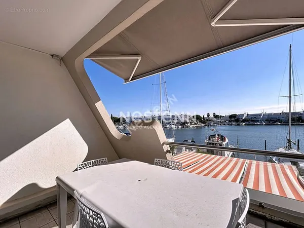 Marina Studio cabine avec terrasse et appontement rénovée très belle vue dégagée