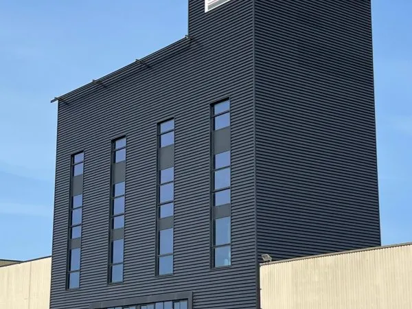 Local professionnel 600 m²