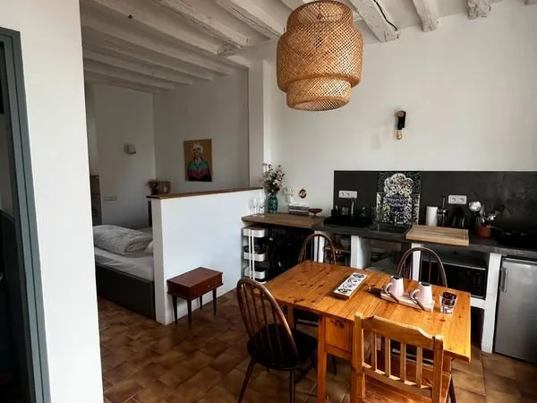 Studio cosy avec terrasse privée - proche château et gare - parking possible