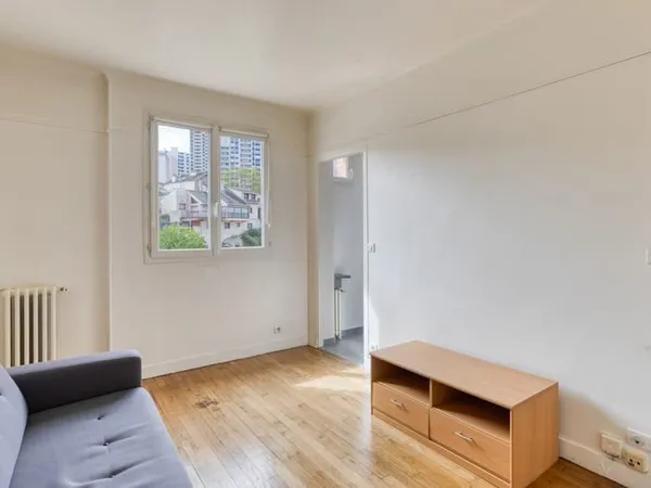 Appartement lumineux au 5e étage