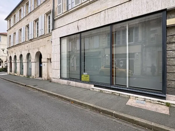 Local commercial 270 m²