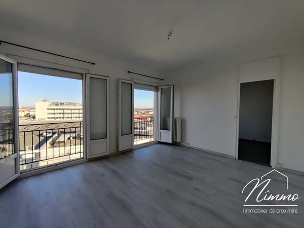 EXCLUSIVITE NIMES JEAN JAURES APPARTEMENT T2 RENOVE ASCENSEU