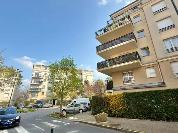 Appartement Corbeil Essonnes 3 pièce(s) 65 m2