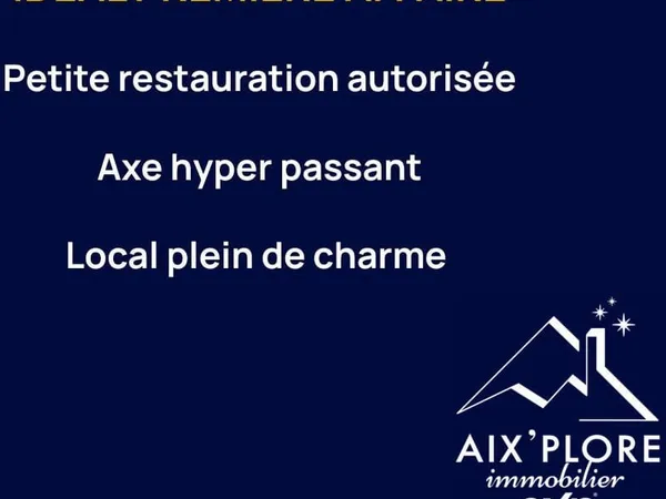 Annecy - Vieille Ville - Rue piétonne ultra passante
