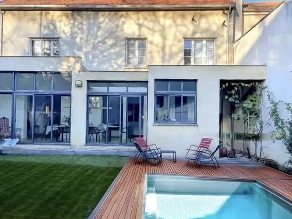 Maison 12 pièces 260 m²