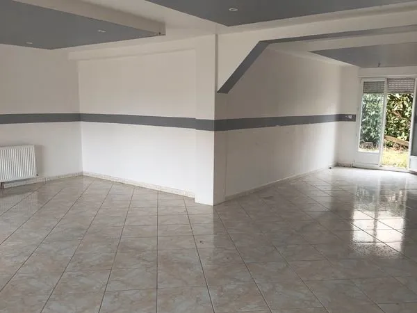 Très grand appartement en rez de chaussee