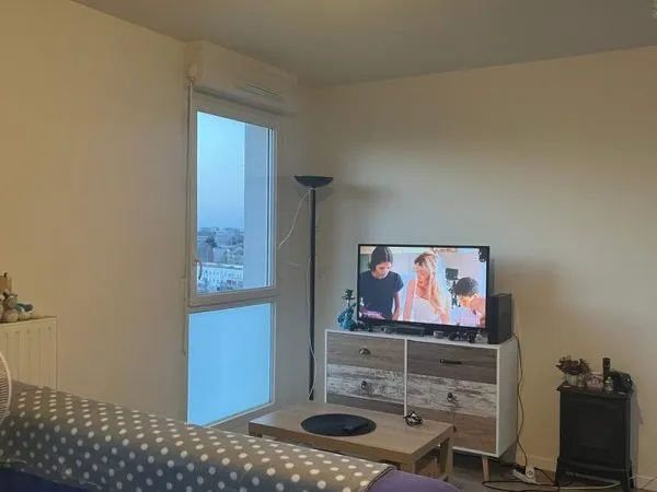 À VENDRE Charmant studio avec superbe vue - 91000 ÉVRY