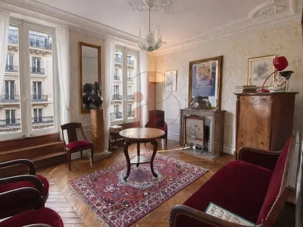 FONTAINEBLEAU RUE GRANDE BUREAUX DE 86 M² A LOUER