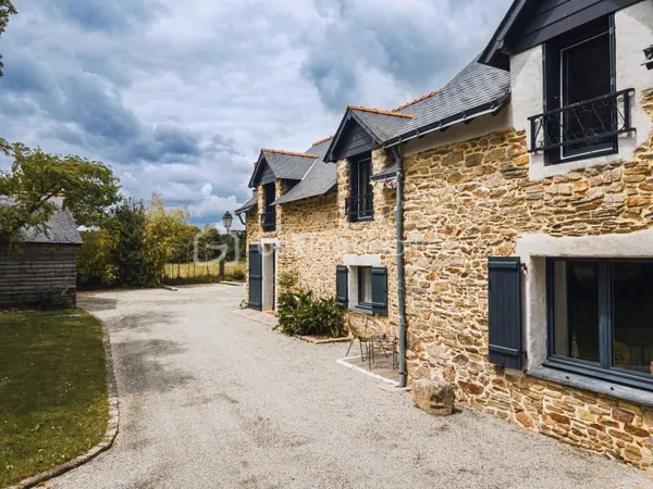 Maison 10 pièces 220 m²