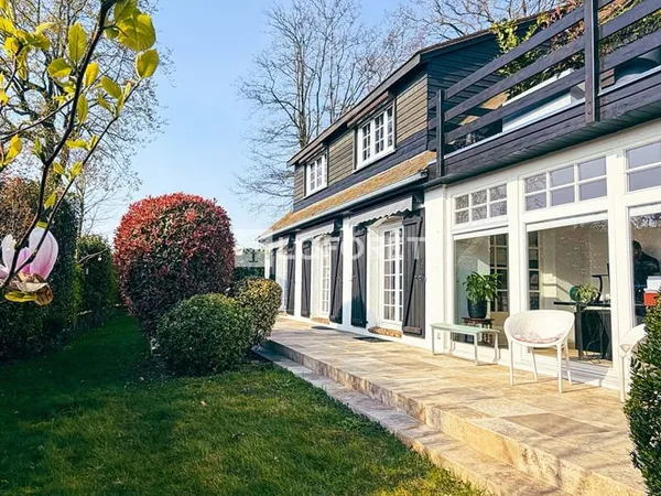 MAISON ORGEVAL - 8 pièce(s) - 190 m2