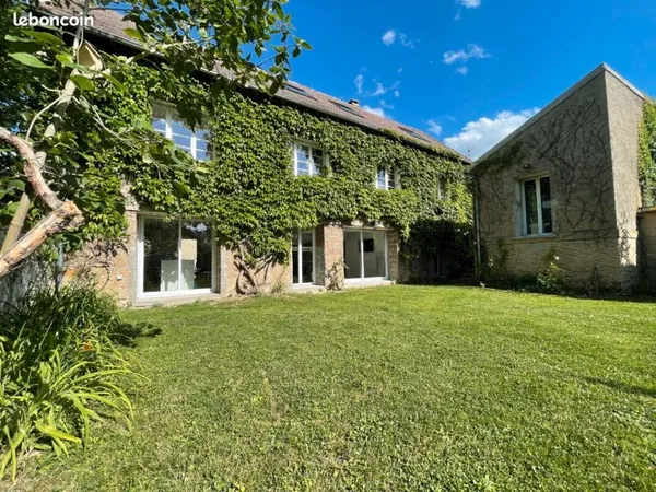 Maison 213 m2 en bordure de seine avec une petite annexe