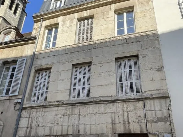 Dijon centre-ville type 1 sur cour à vendre