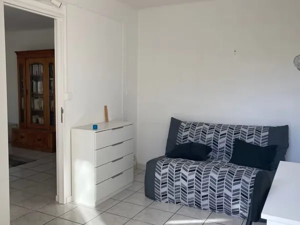 Appartement 1 pièce 74 m²