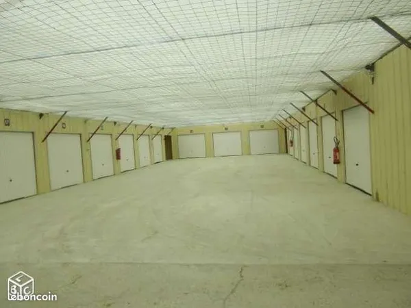 Garage/box 10 m² Corze