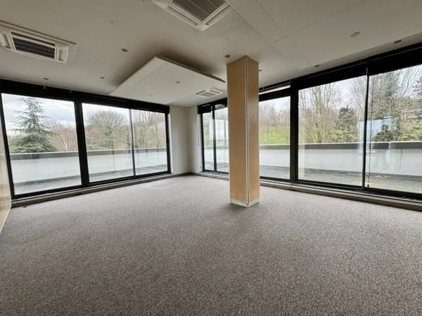 Bureaux 567 m²