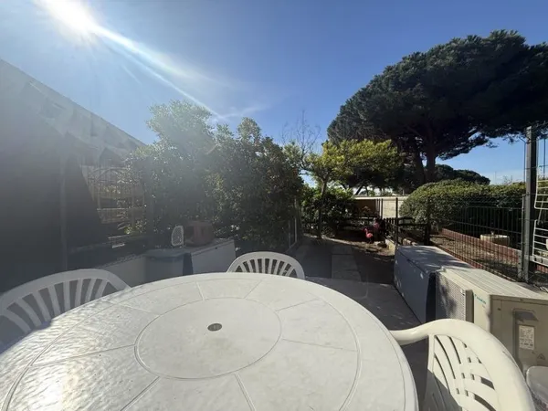 P2 37 M² - QUAI D'HONNEUR PORT CAMARGUE - REZ DE JARDIN