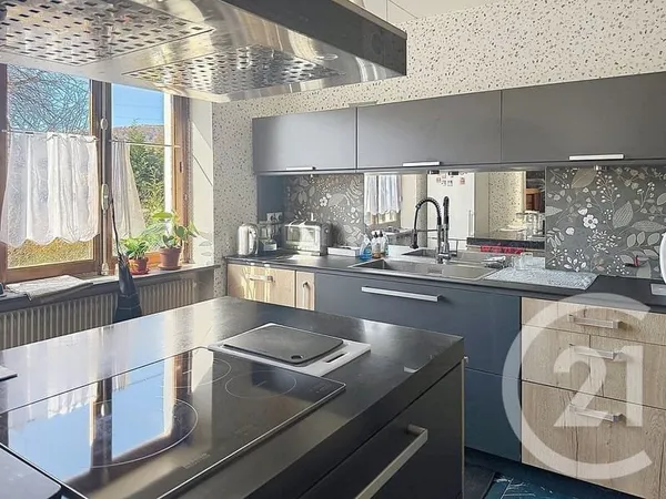 Maison 8 pièces 141 m²