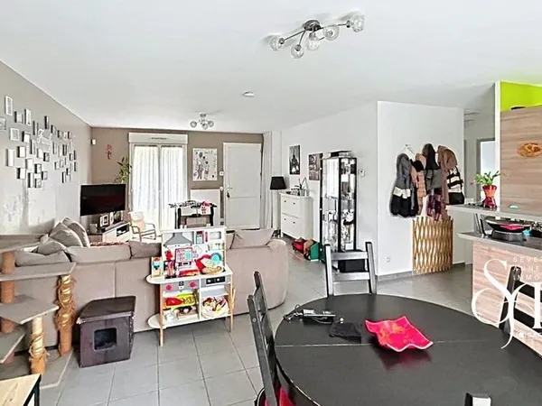 Maison en plain pied de 2015, 3 chambres et garage