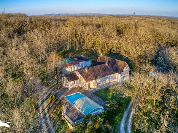 Contemporaine de 12 pièces principales