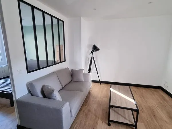 T1 bis 32m2 proche centre ville + parking privé