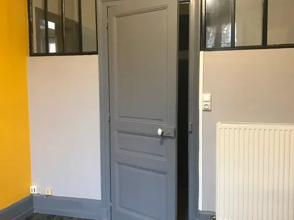 Appart 61 m² avec cour petit jardin 2 chambres Charleville centre proche place Ducale