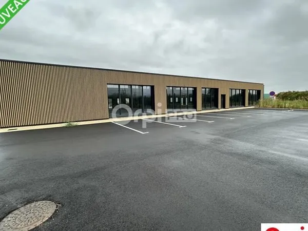Local commercial 240 m²