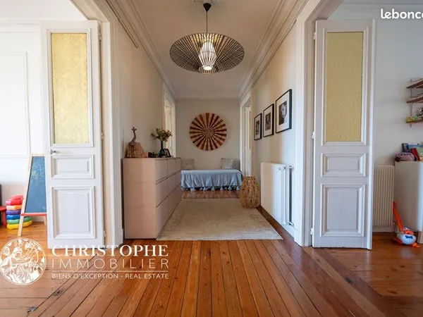 Appartement 5 pièces 175 m²