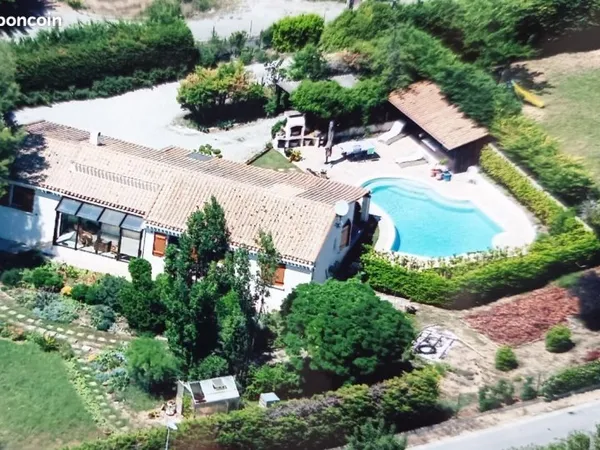 Villa plain-pied 120 m² sur 1906 m2