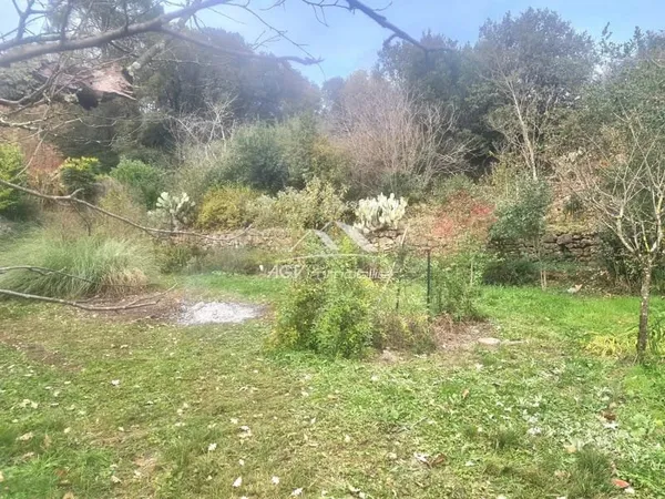 Terrain 759 m²