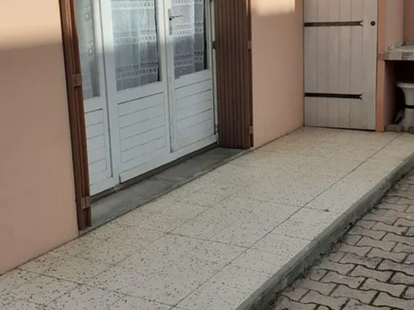 Appart Type 2 Rez de jardin, Garage et grande terrasse