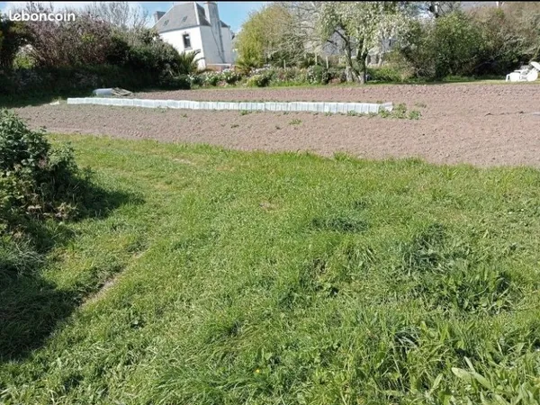 Vend terrain en partie constructible