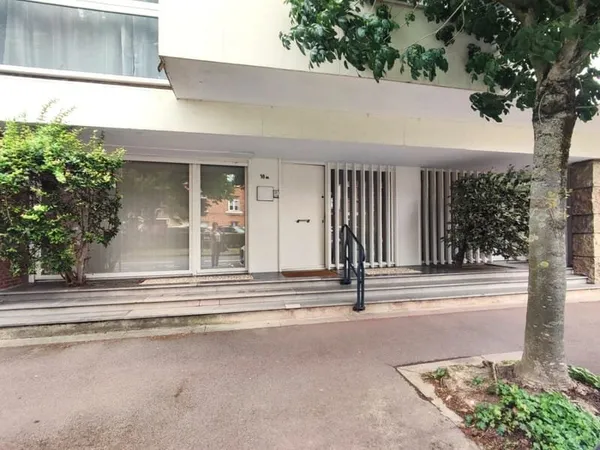 LOCAL PROFESSIONNEL