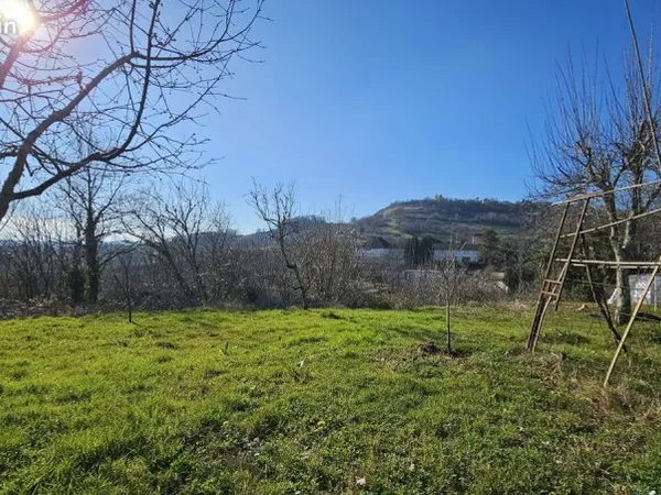 Terrain 950 m² Yssandon