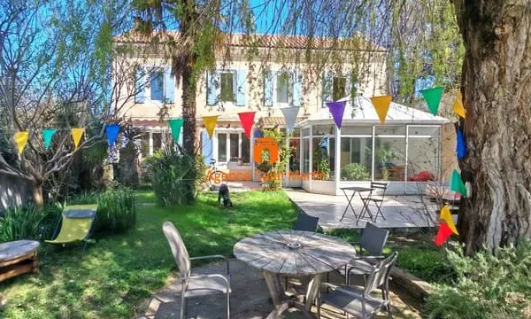 Maison de 1950 rénovée dans un Cocoon de Verdure